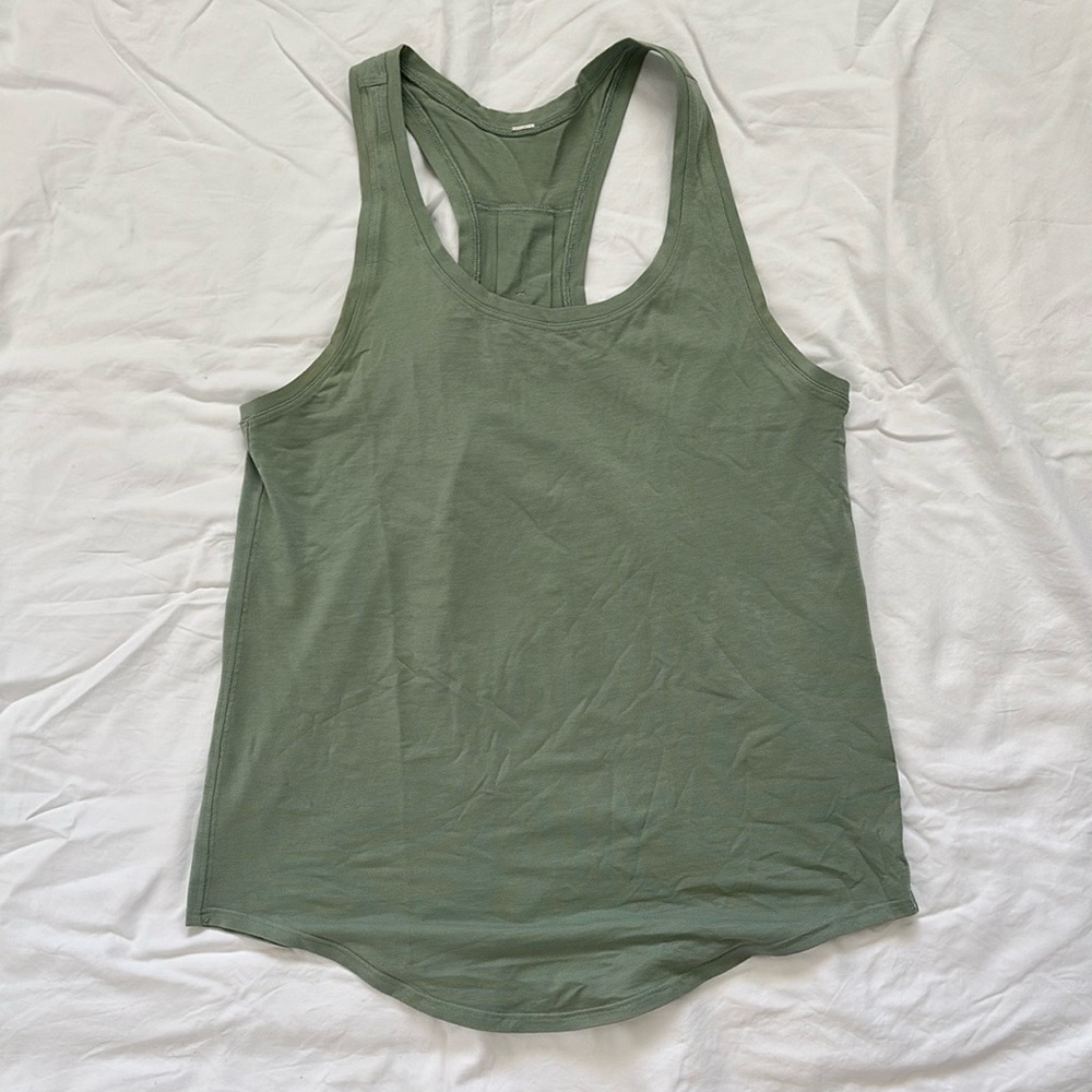 Lululemon Tank top, excellent used condition. Tag removed, size 6
